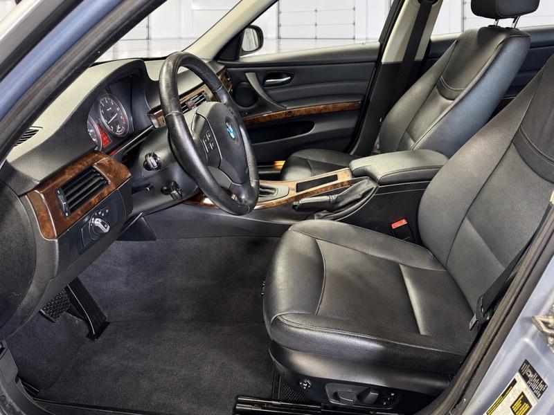 BMW 3-Series 328xi 2009