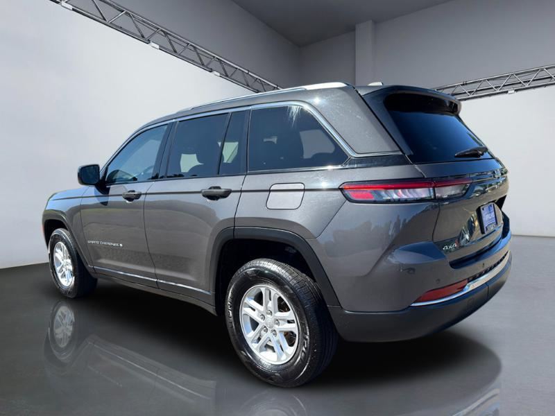 Jeep Grand Cherokee Laredo 4WD 2023