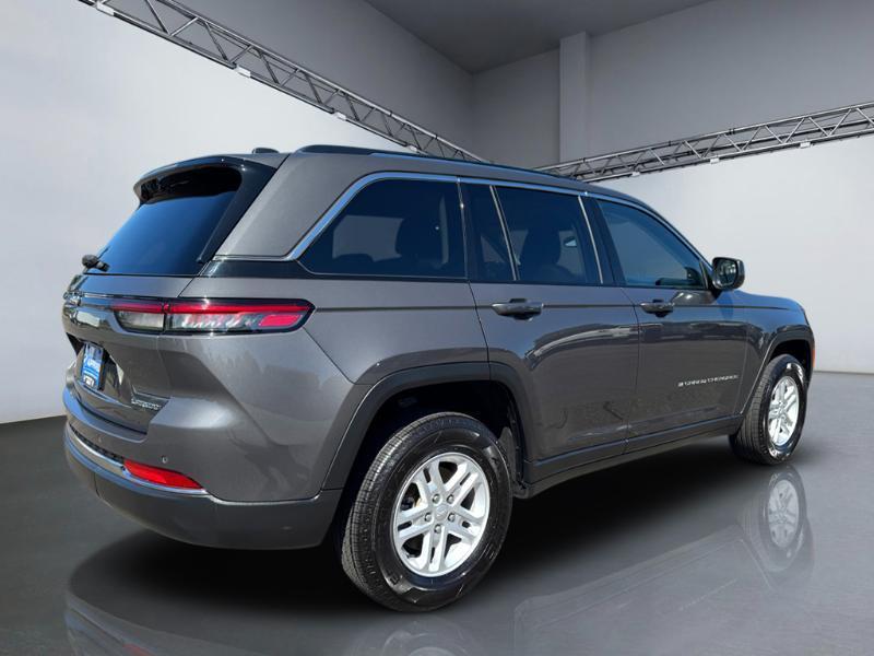 Jeep Grand Cherokee Laredo 4WD 2023