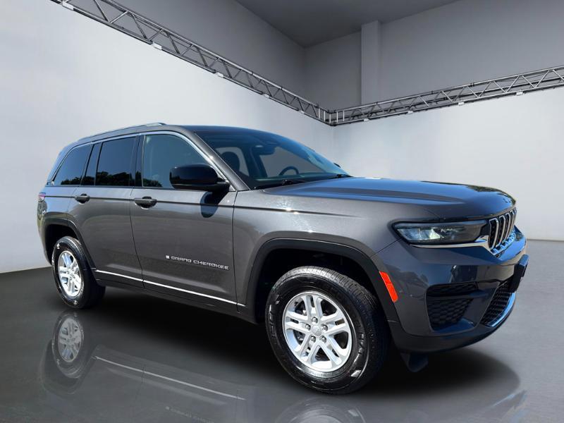 Jeep Grand Cherokee Laredo 4WD 2023