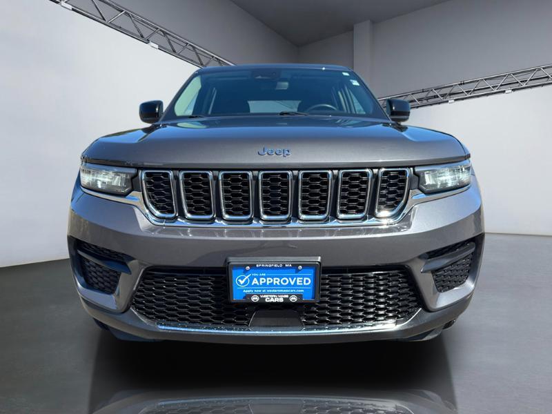 Jeep Grand Cherokee Laredo 4WD 2023
