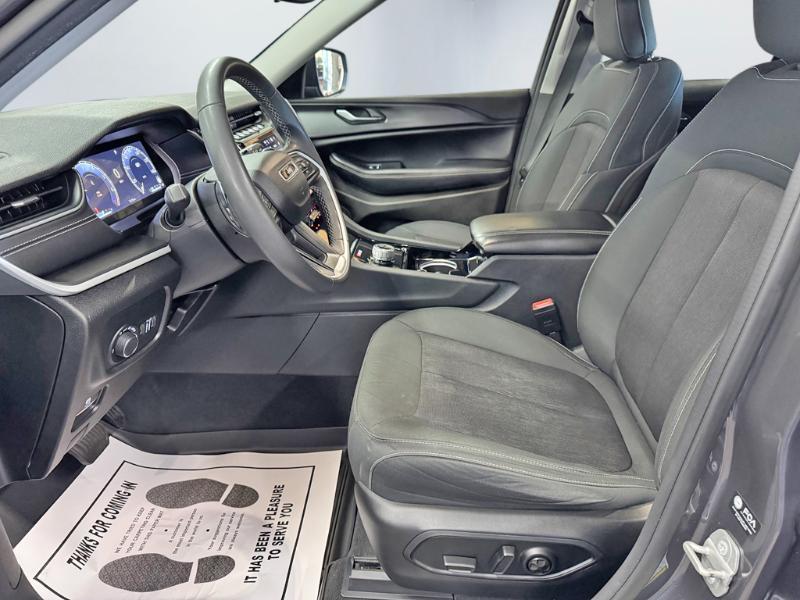 Jeep Grand Cherokee Laredo 4WD 2023