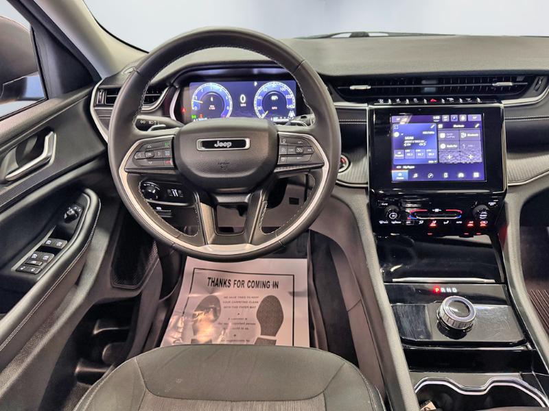 Jeep Grand Cherokee Laredo 4WD 2023