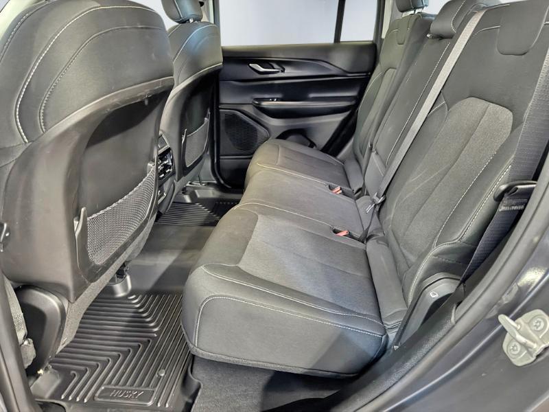Jeep Grand Cherokee Laredo 4WD 2023