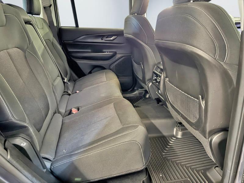 Jeep Grand Cherokee Laredo 4WD 2023
