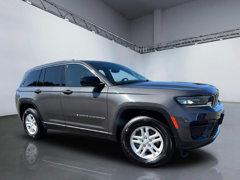 Jeep Grand Cherokee Laredo 4WD 2023
