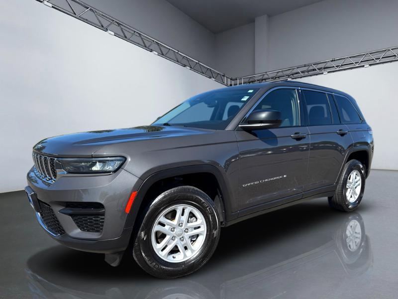 Jeep Grand Cherokee Laredo 4WD 2023