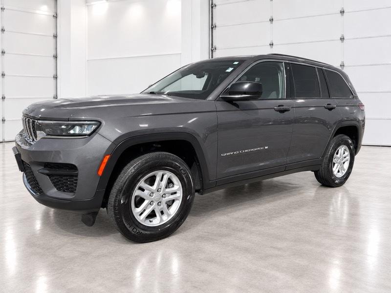 Jeep Grand Cherokee Laredo 4WD 2023