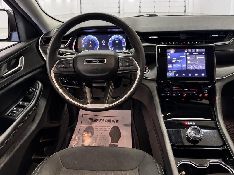 Jeep Grand Cherokee Laredo 4WD 2023