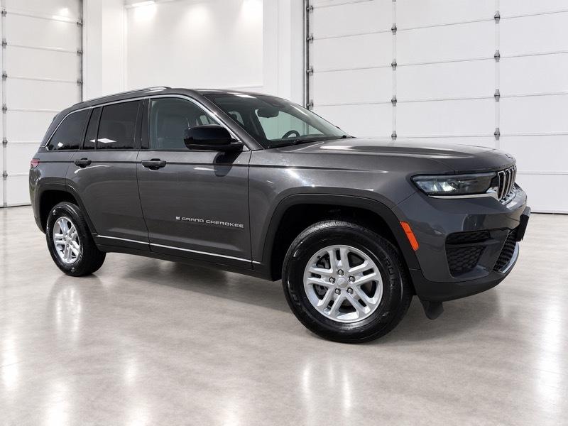 Jeep Grand Cherokee Laredo 4WD 2023