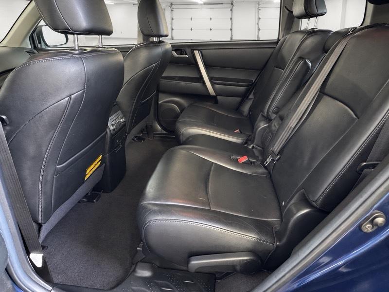 Toyota Highlander  2013