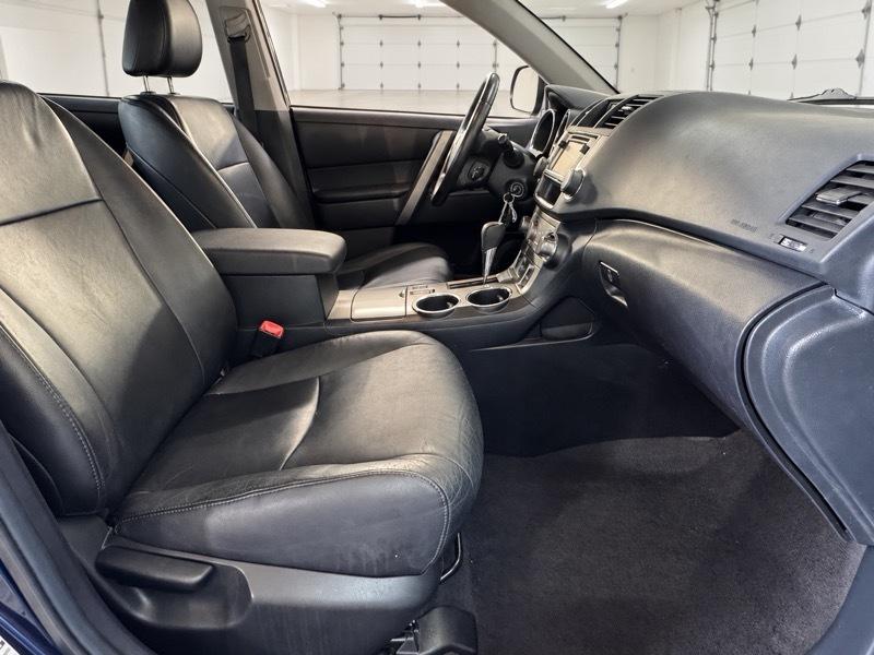 Toyota Highlander  2013
