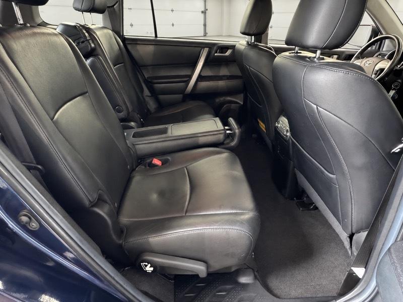 Toyota Highlander  2013