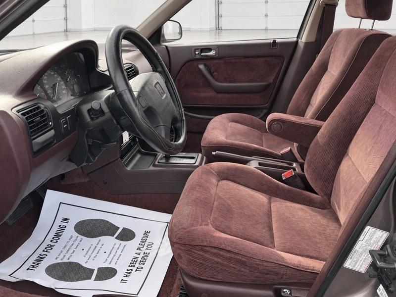 Honda Accord LX sedan 1992