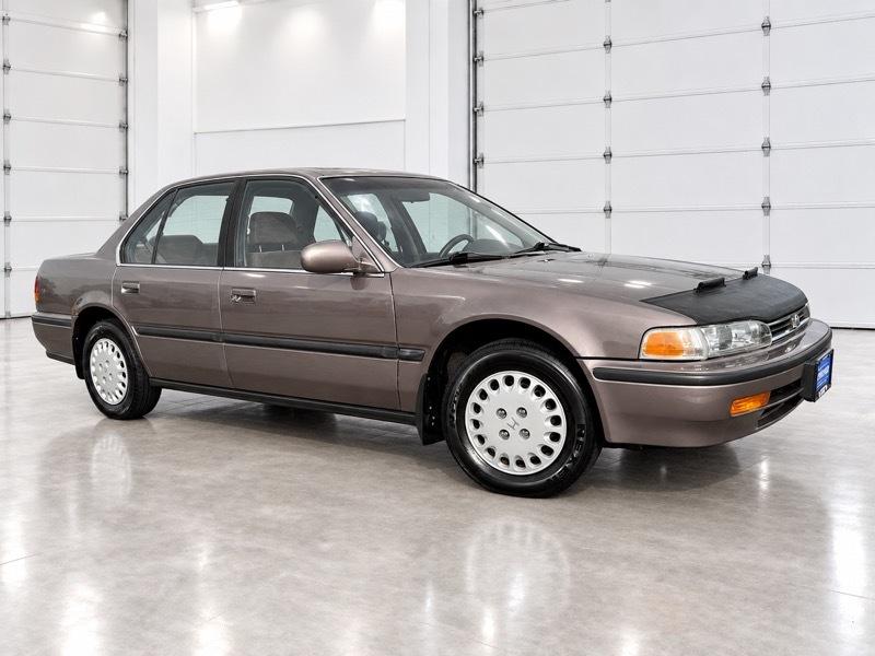 Honda Accord LX sedan 1992