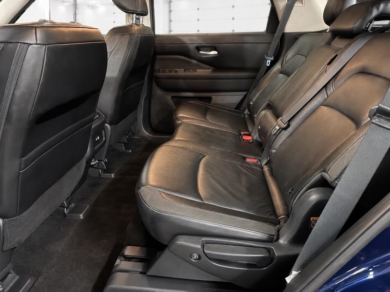 Nissan Pathfinder SL 4WD 2023