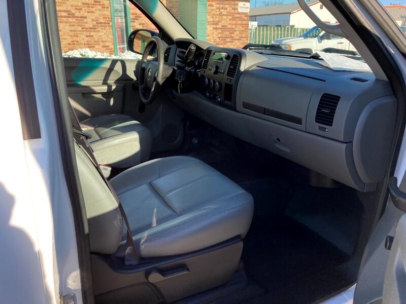 Chevrolet Silverado 2500HD 4WD Reg Cab 142" Work Truck 2013
