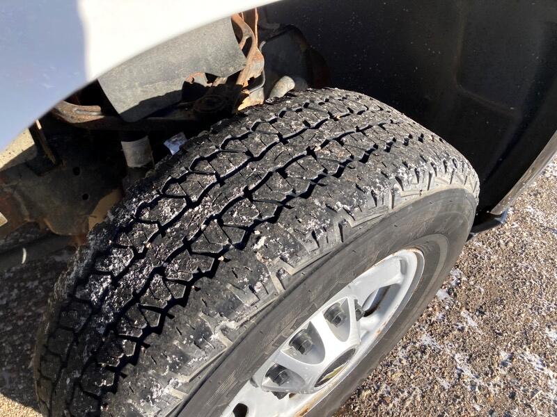 Chevrolet Silverado 2500HD 4WD Reg Cab 142" Work Truck 2013