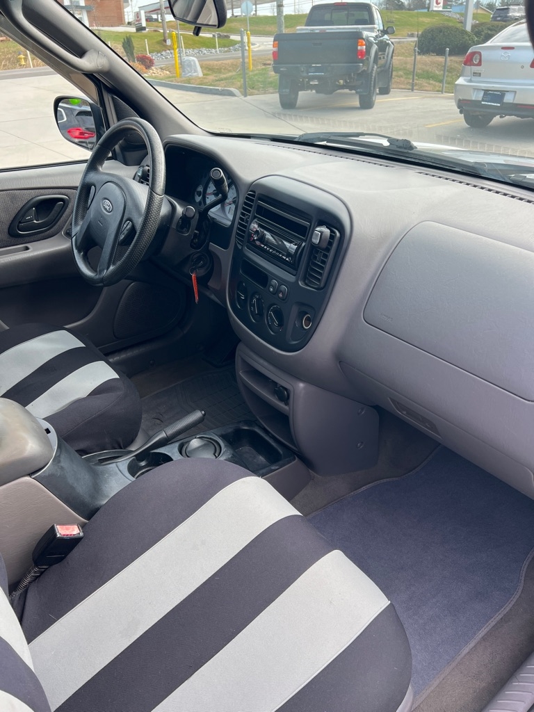 Ford Escape  2002