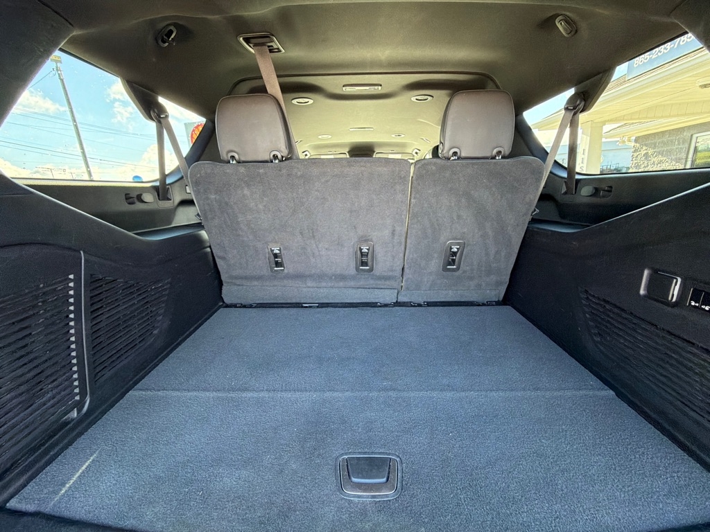 Chevrolet Suburban  2023