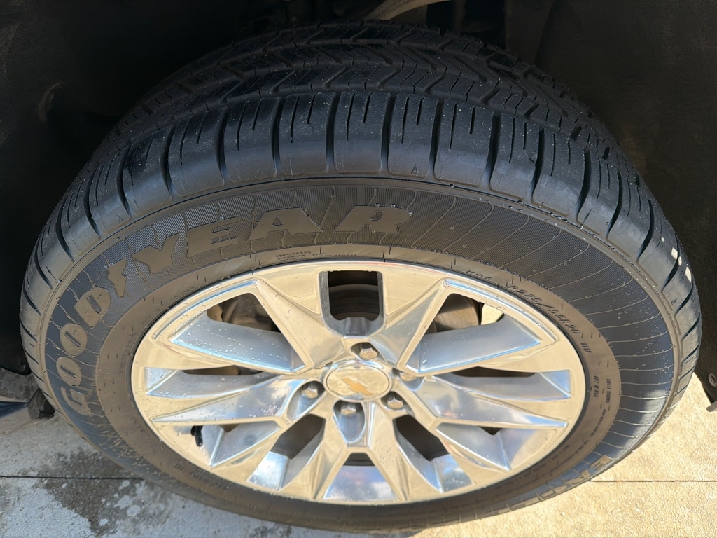 Chevrolet Suburban  2023