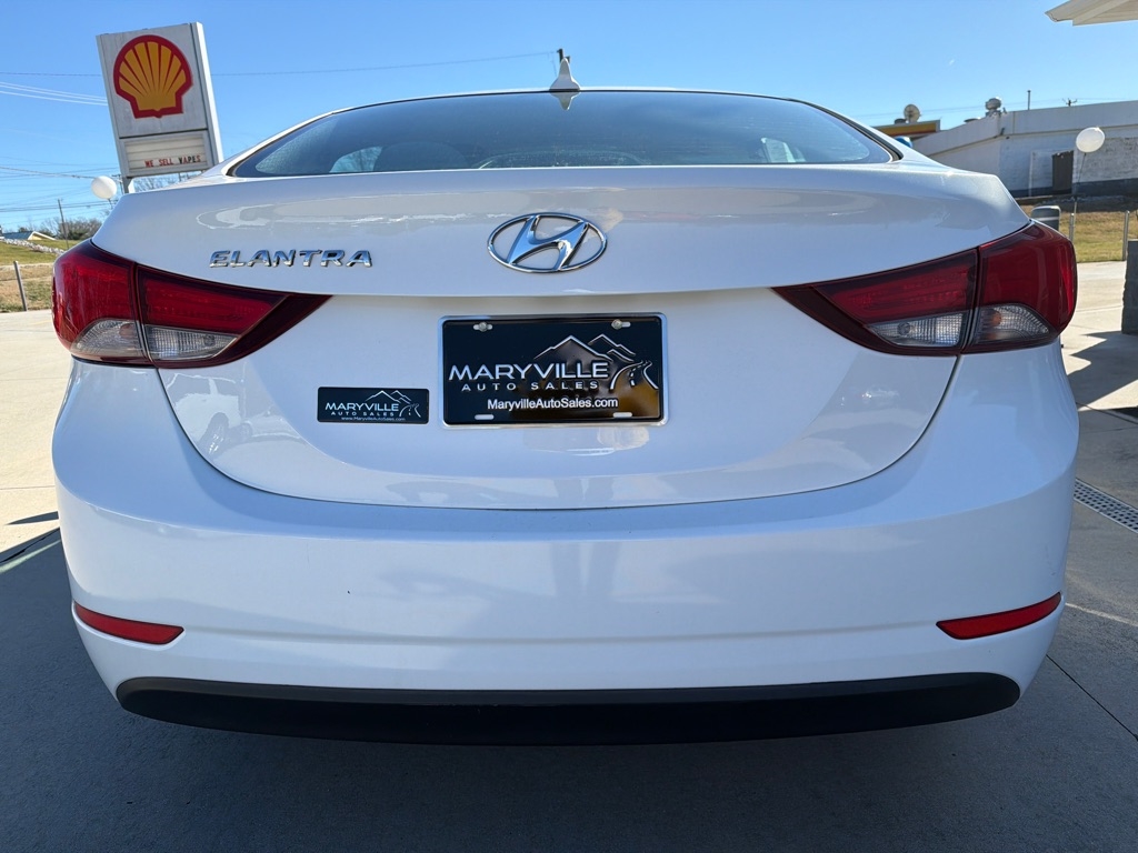 Hyundai Elantra  2015