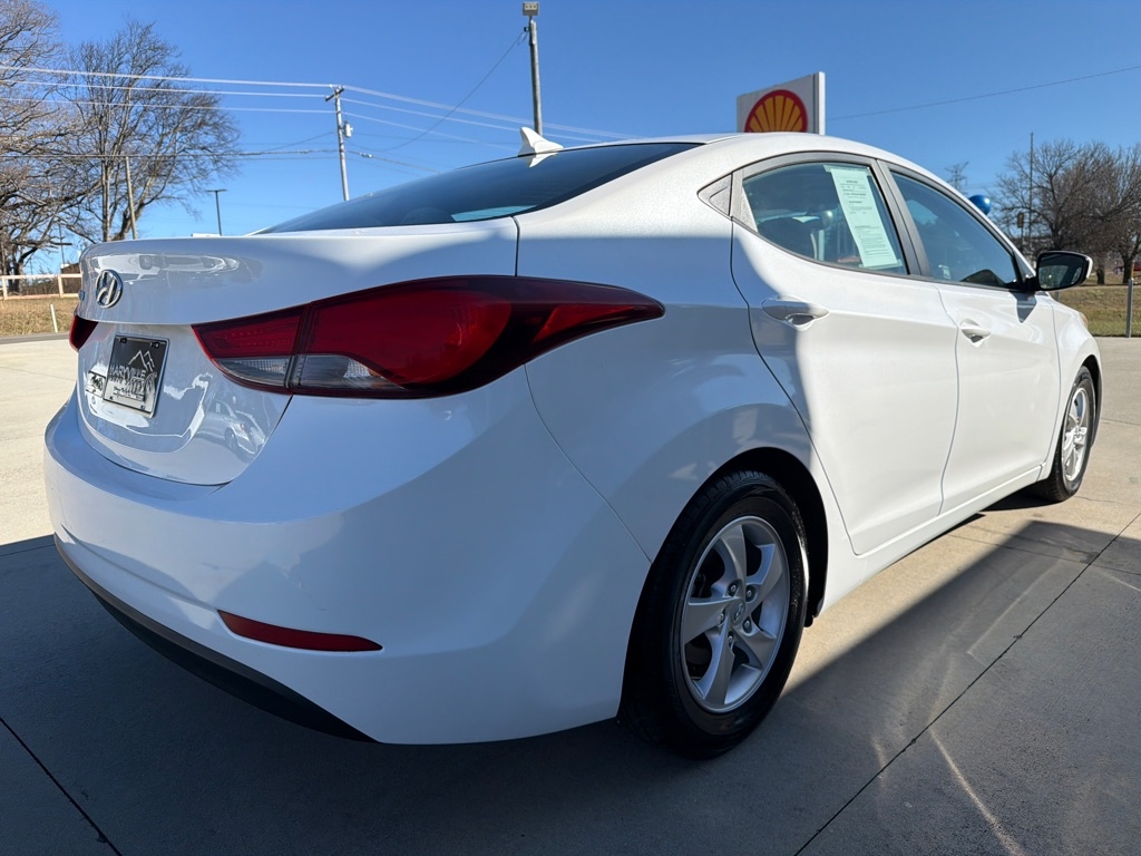 Hyundai Elantra  2015
