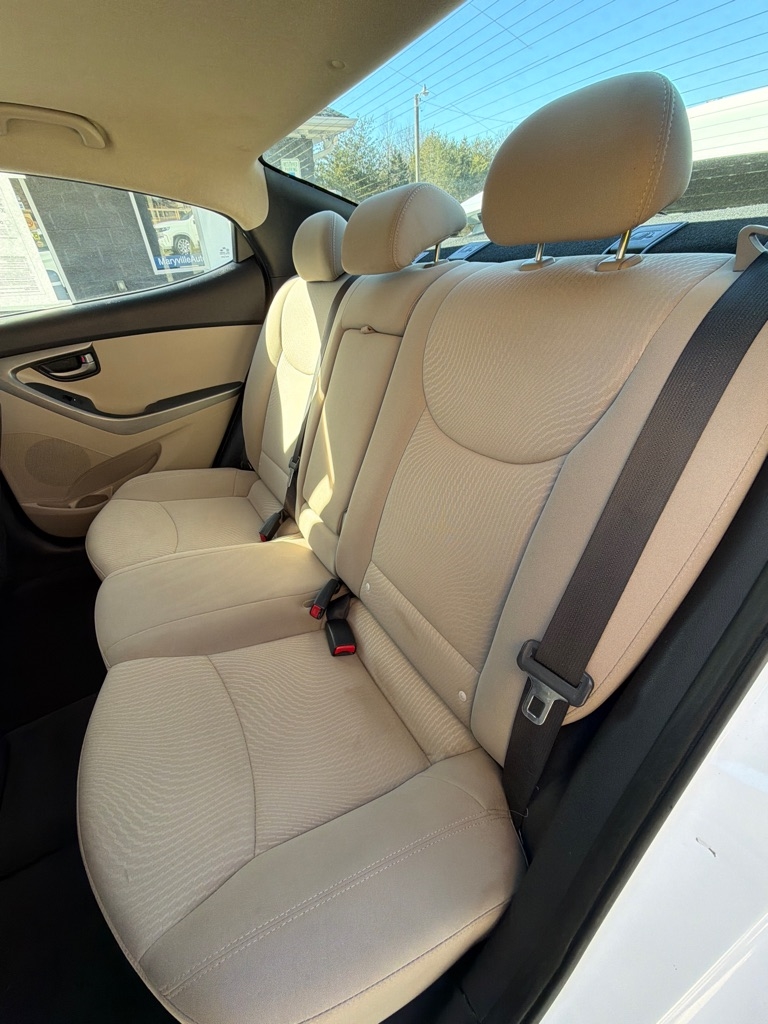 Hyundai Elantra  2015