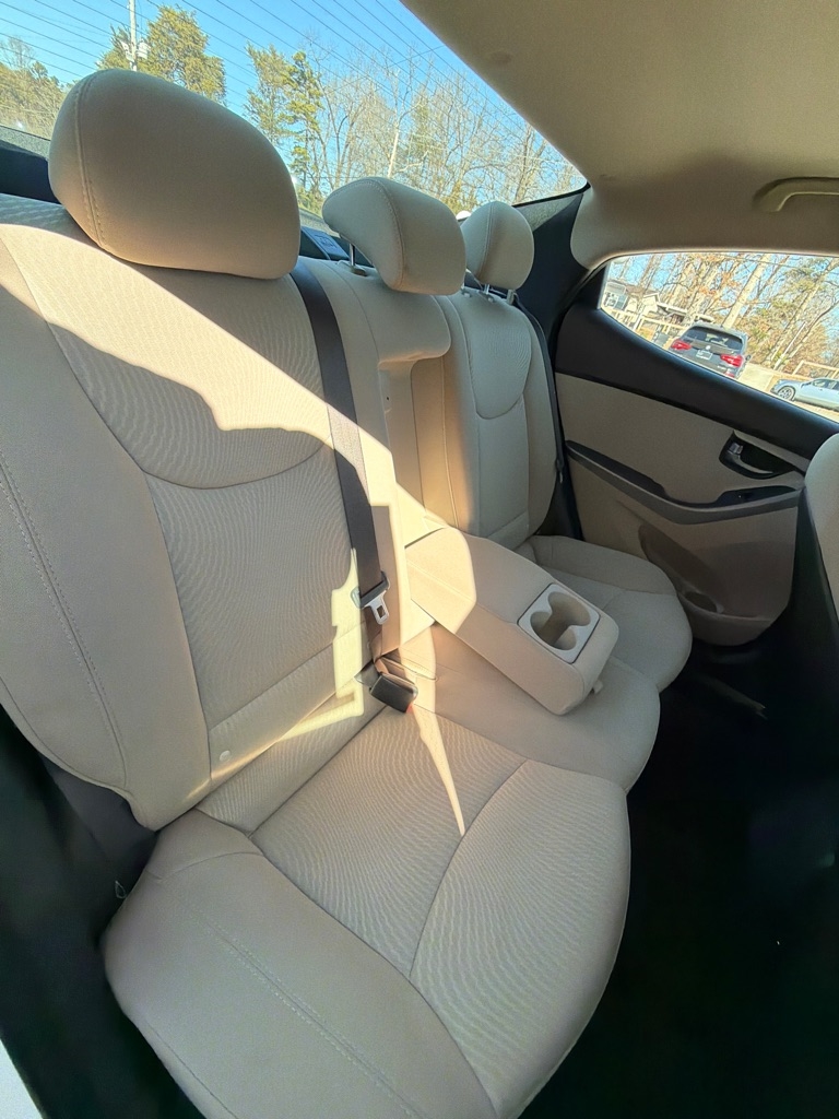 Hyundai Elantra  2015