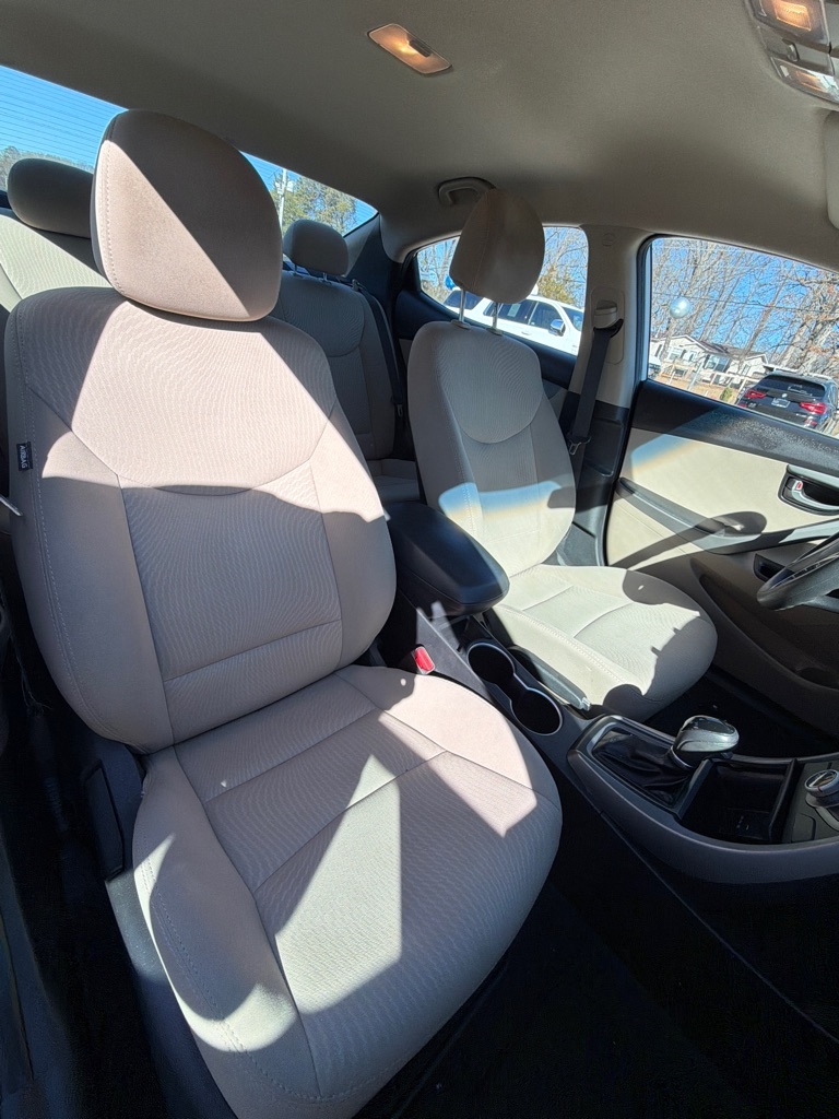 Hyundai Elantra  2015