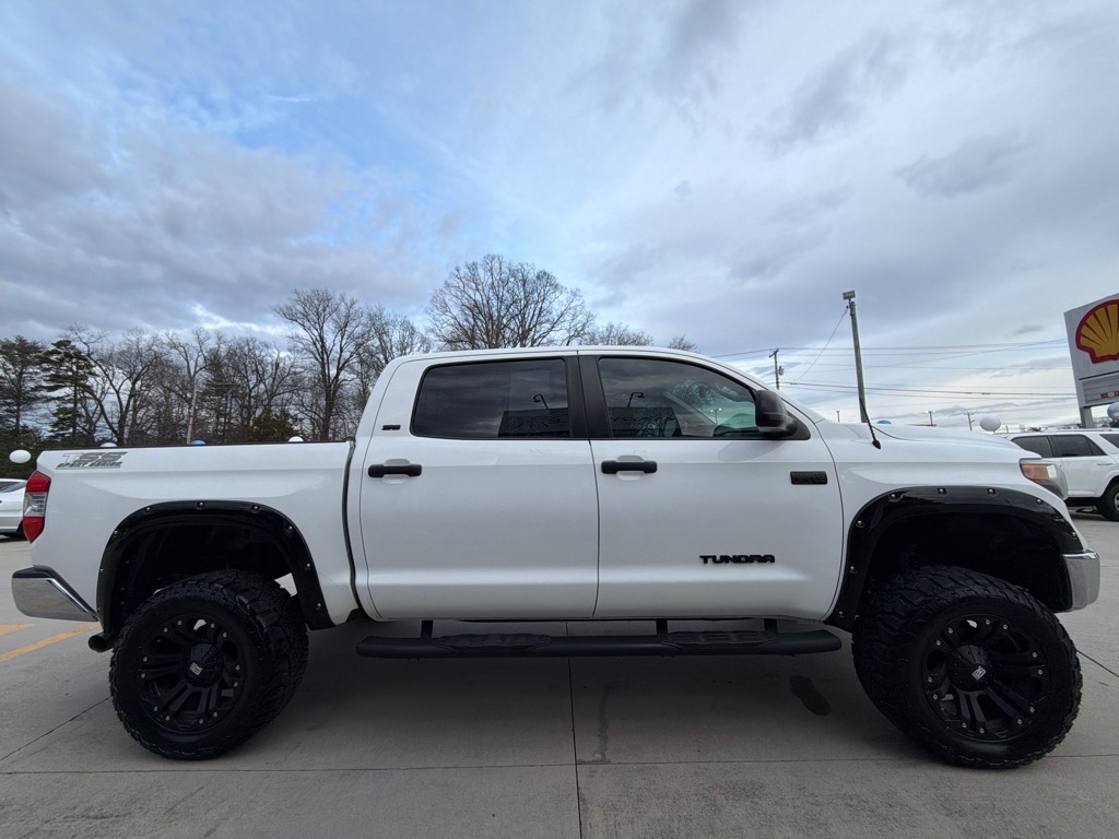 Toyota Tundra 4WD  2018