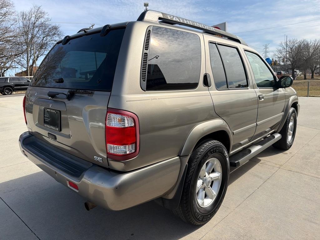 Nissan Pathfinder  2004