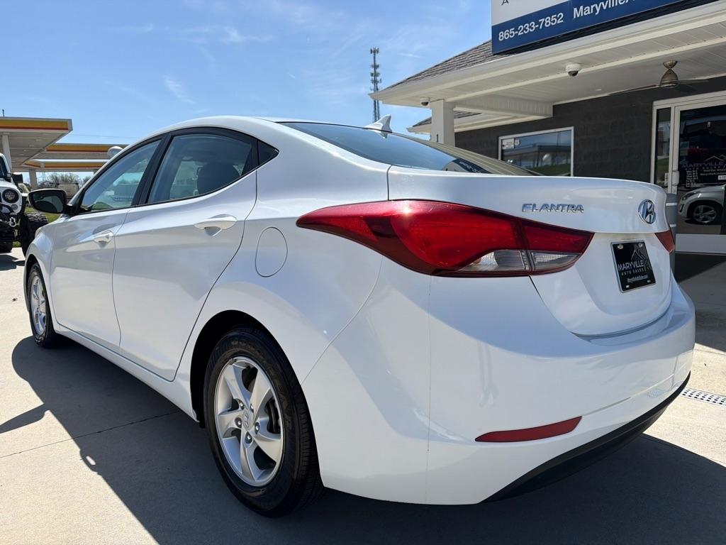 Hyundai Elantra  2015