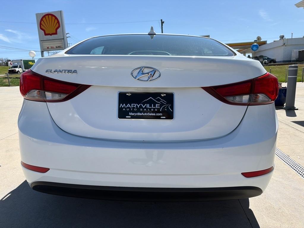 Hyundai Elantra  2015