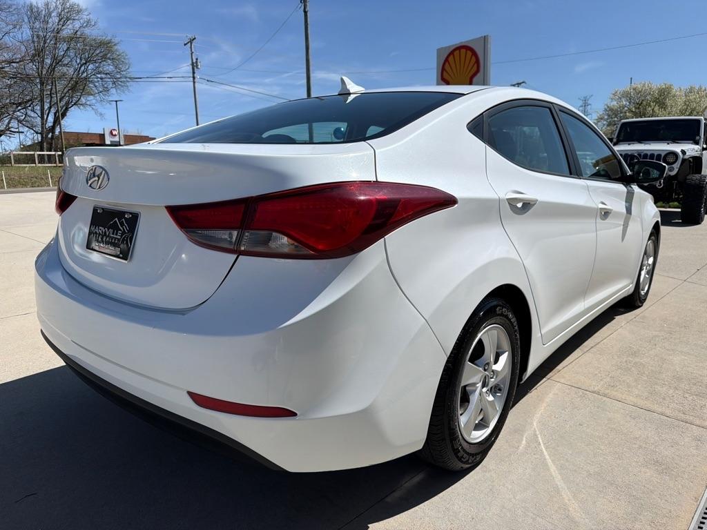 Hyundai Elantra  2015
