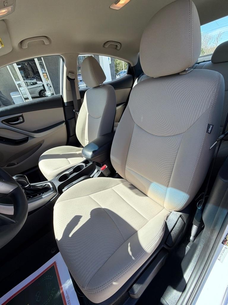 Hyundai Elantra  2015