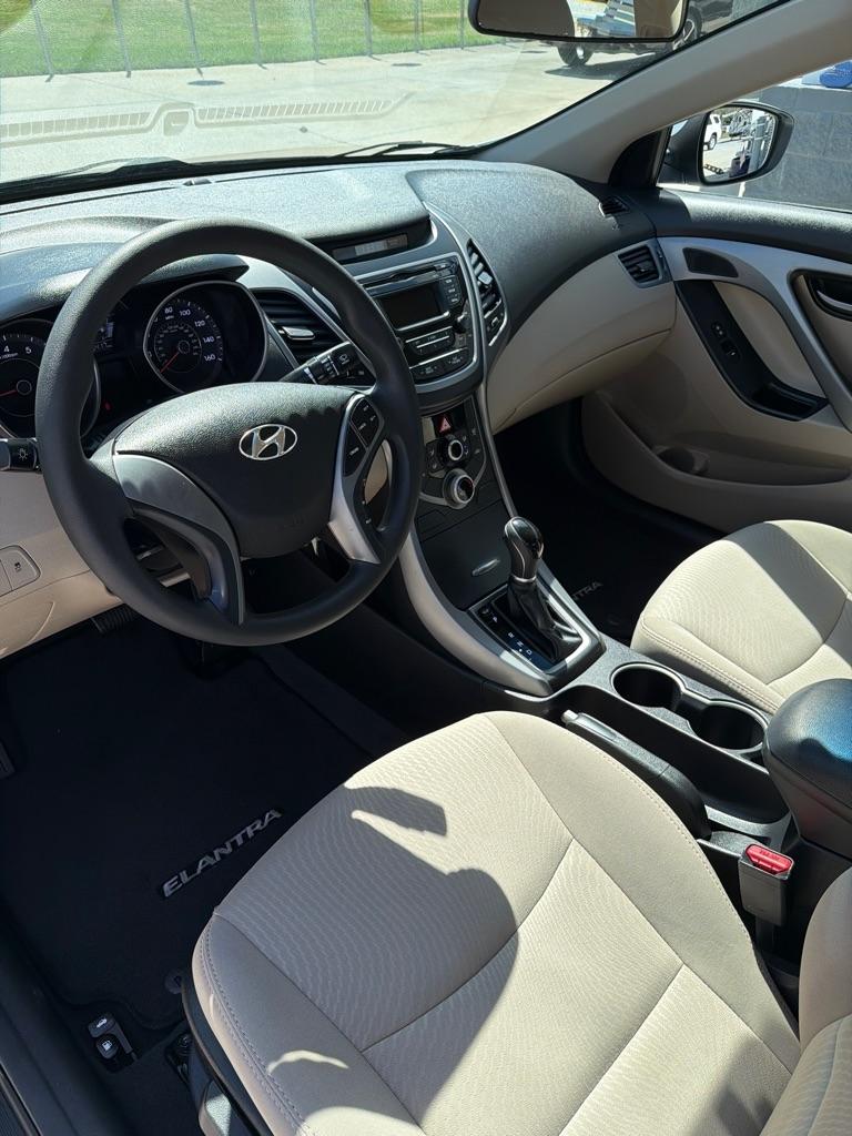 Hyundai Elantra  2015