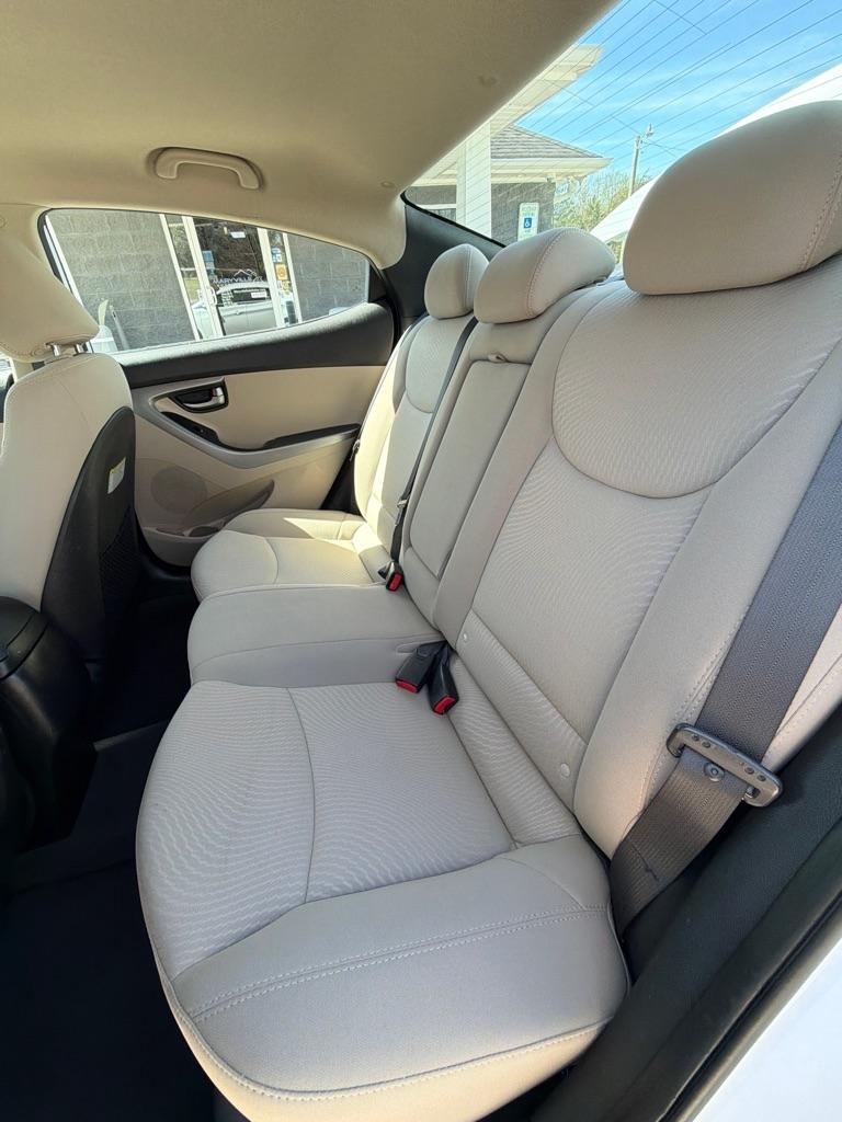 Hyundai Elantra  2015