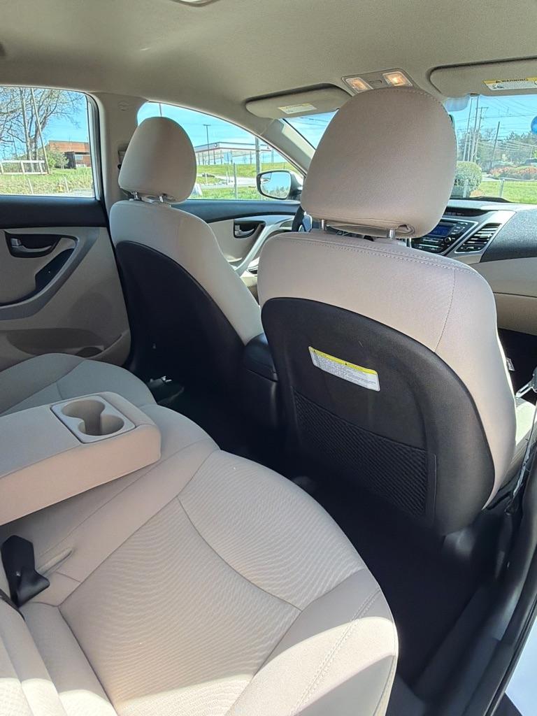 Hyundai Elantra  2015