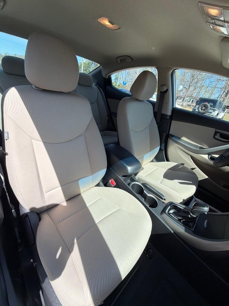 Hyundai Elantra  2015