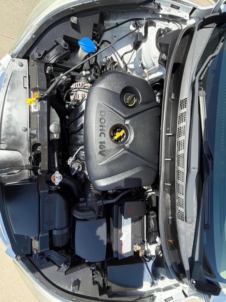 Hyundai Elantra  2015