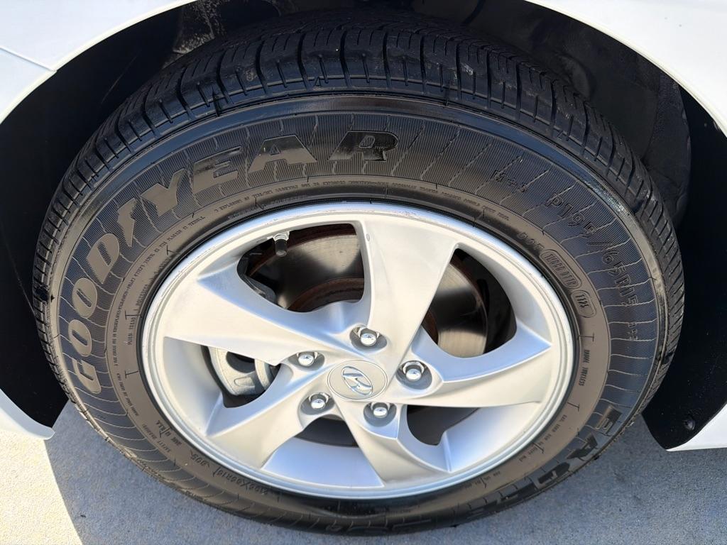 Hyundai Elantra  2015