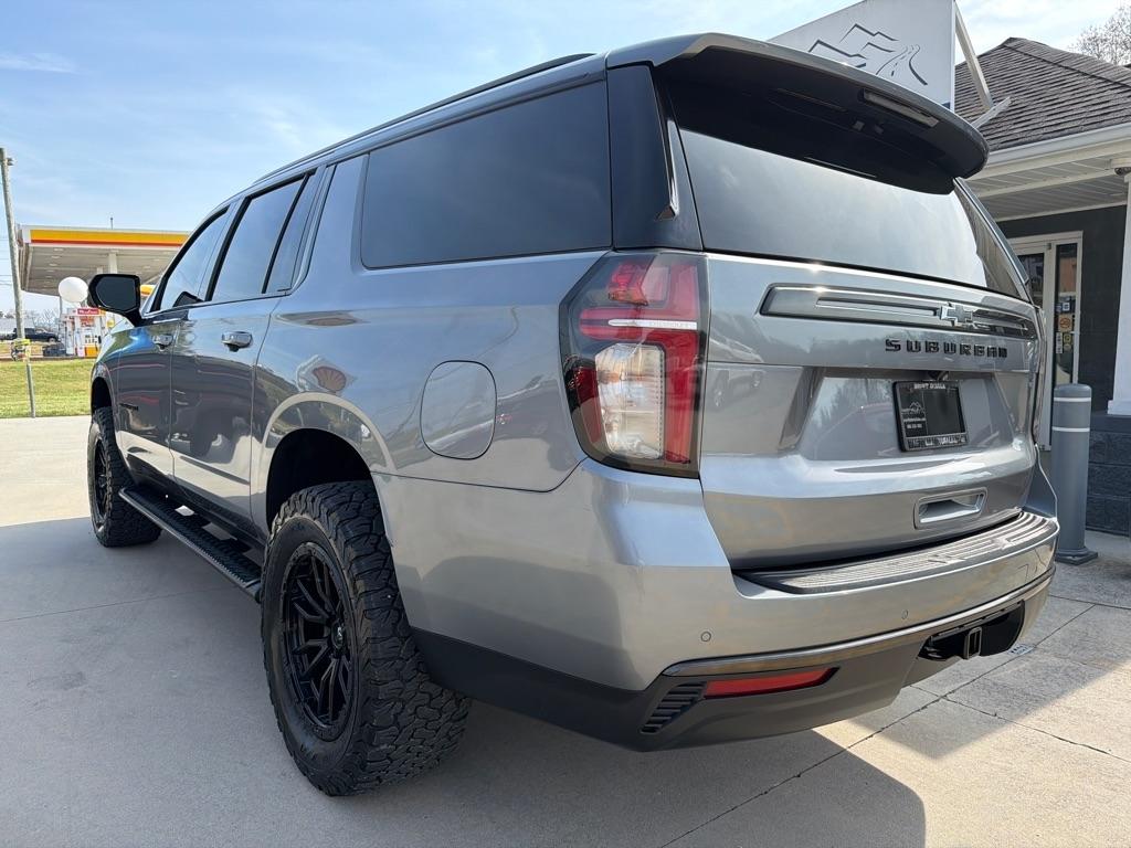 Chevrolet Suburban  2021