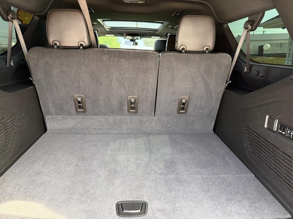 Chevrolet Suburban  2021