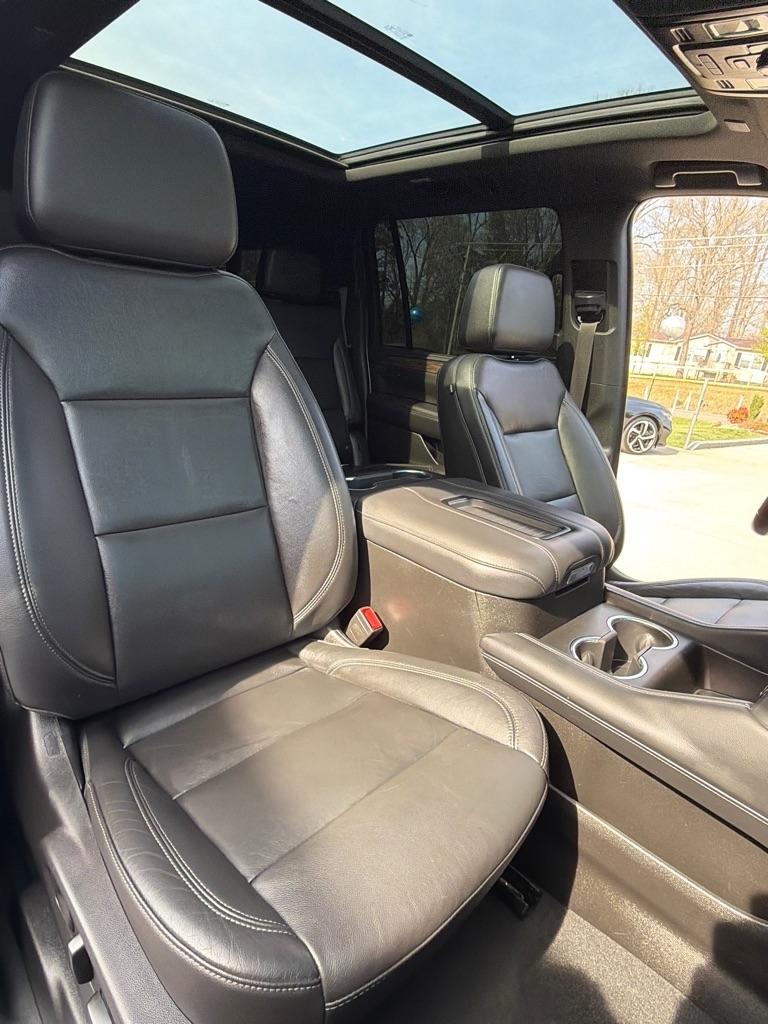 Chevrolet Suburban  2021