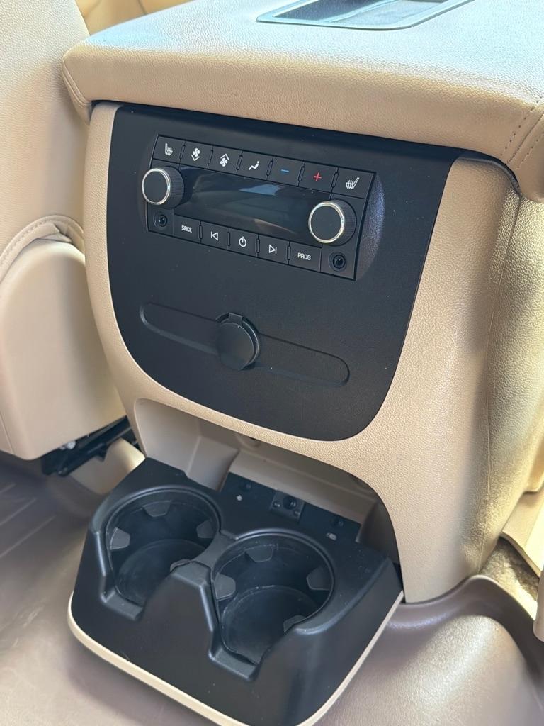 Chevrolet Tahoe  2013