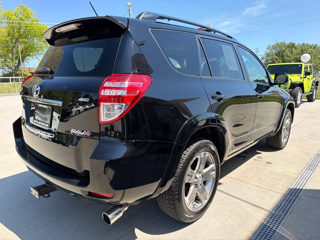 Toyota RAV4  2011
