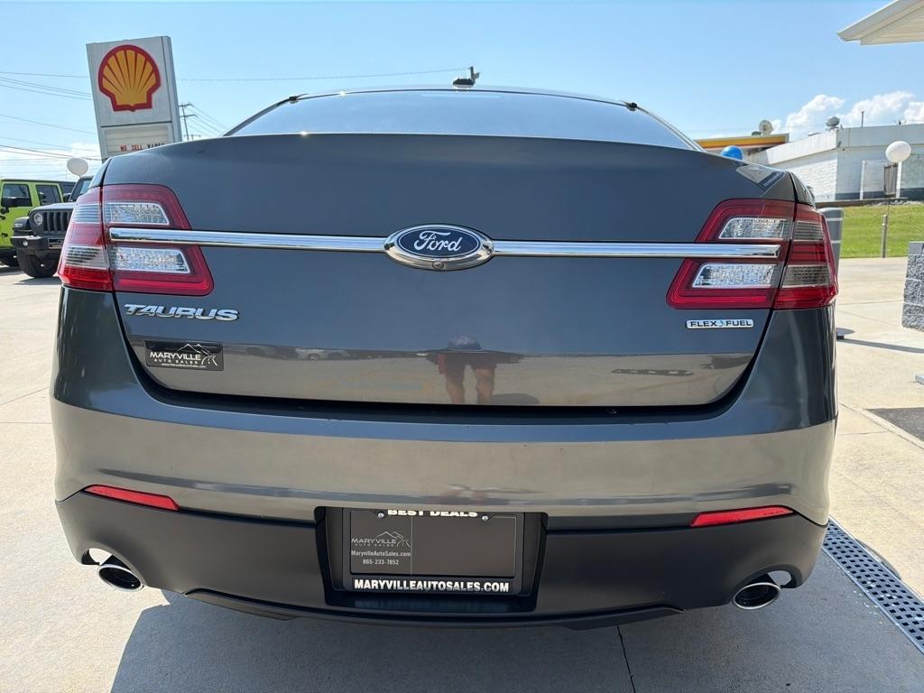 Ford Taurus  2016