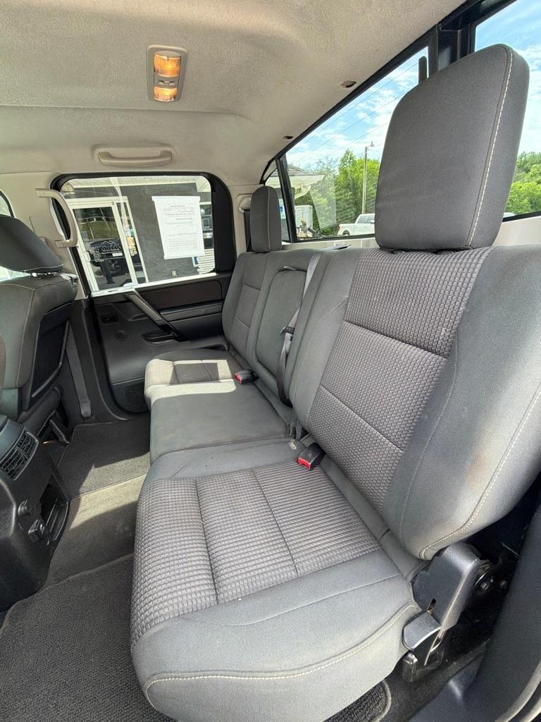 Nissan Titan  2013