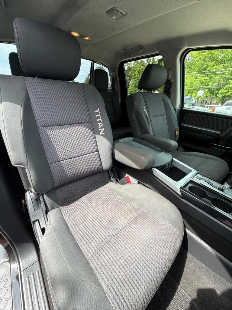 Nissan Titan  2013